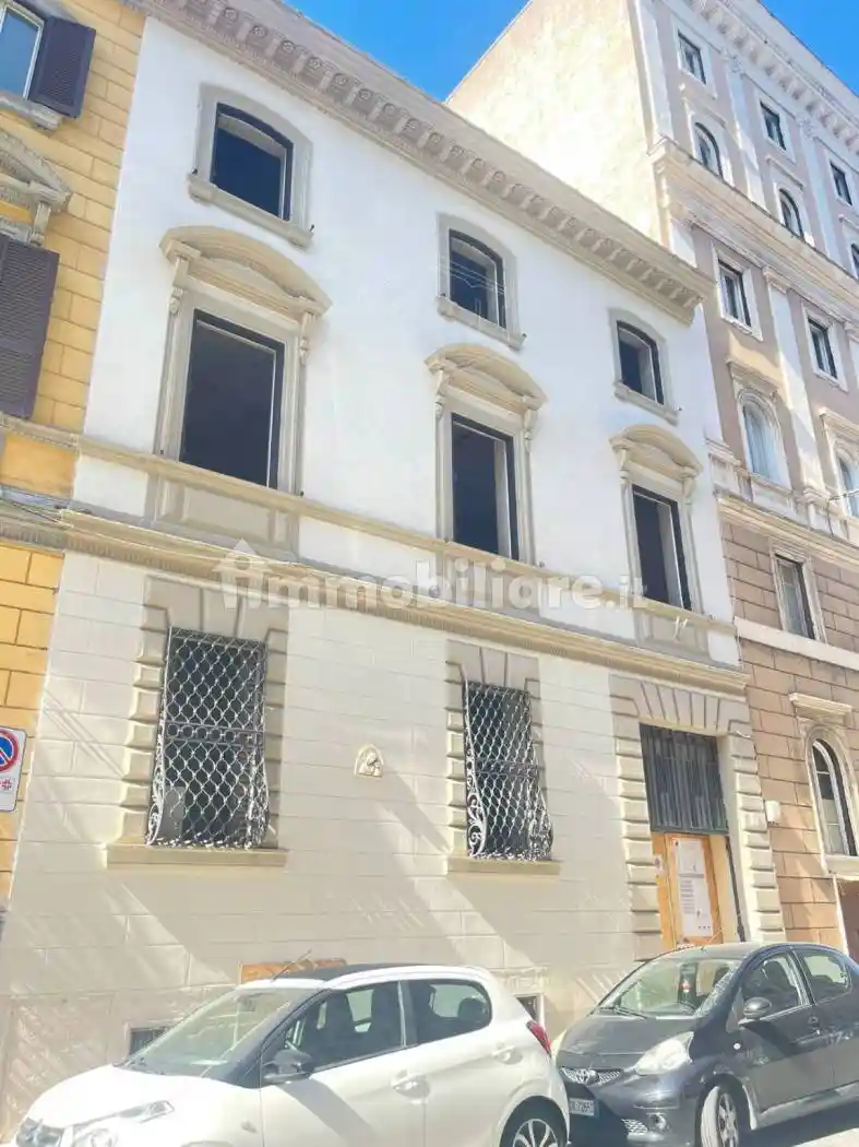 Palazzo - Edificio in Affitto - foto 5