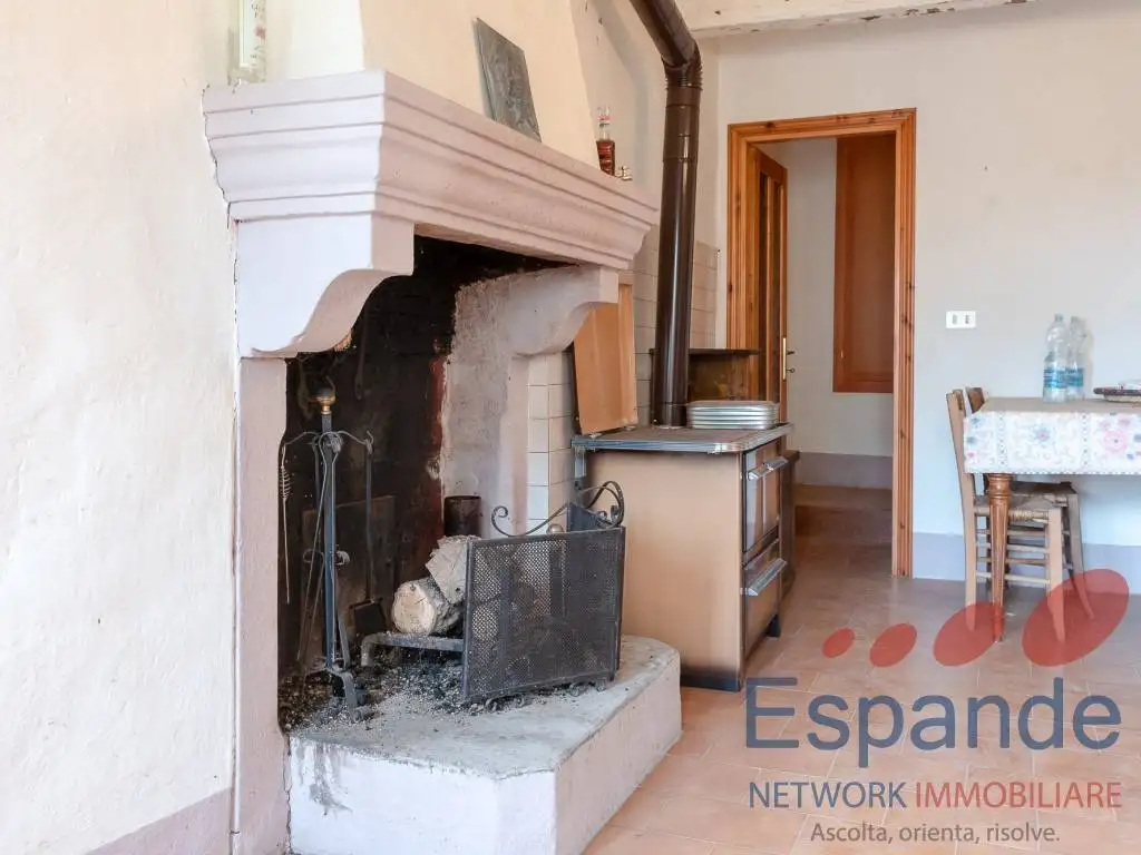 Trilocale frazione Burzanella Rocca 34, Burzanella, Camugnano - foto 4