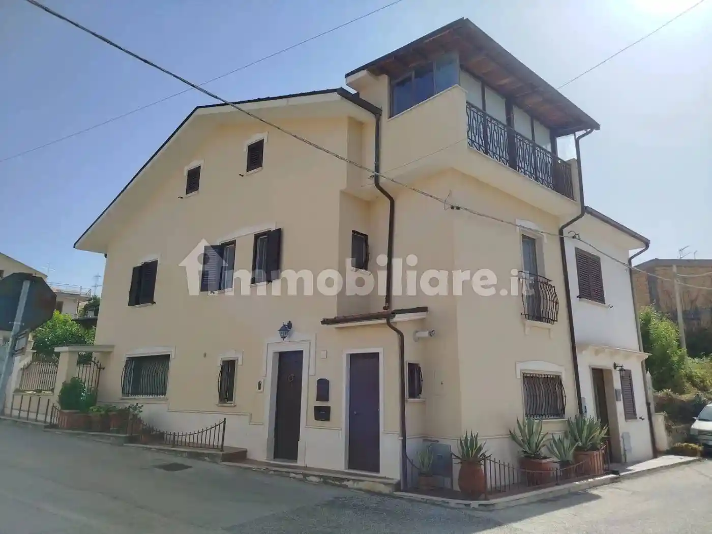 Villa unifamiliare via Francesco Crispi, 36, Cerchio - foto 2