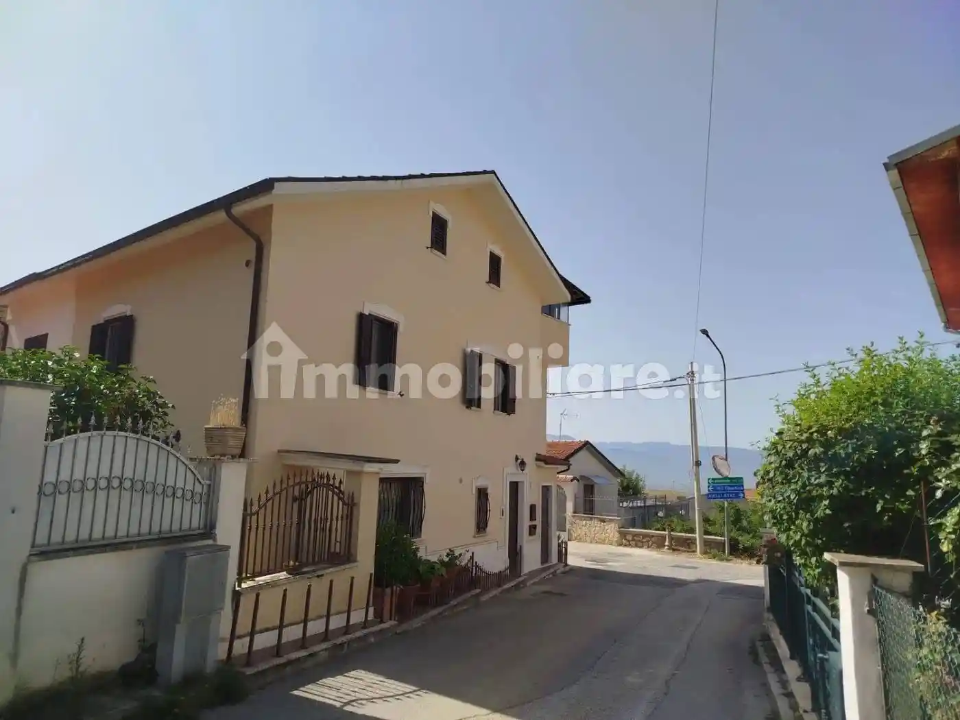Villa unifamiliare via Francesco Crispi, 36, Cerchio - foto 3