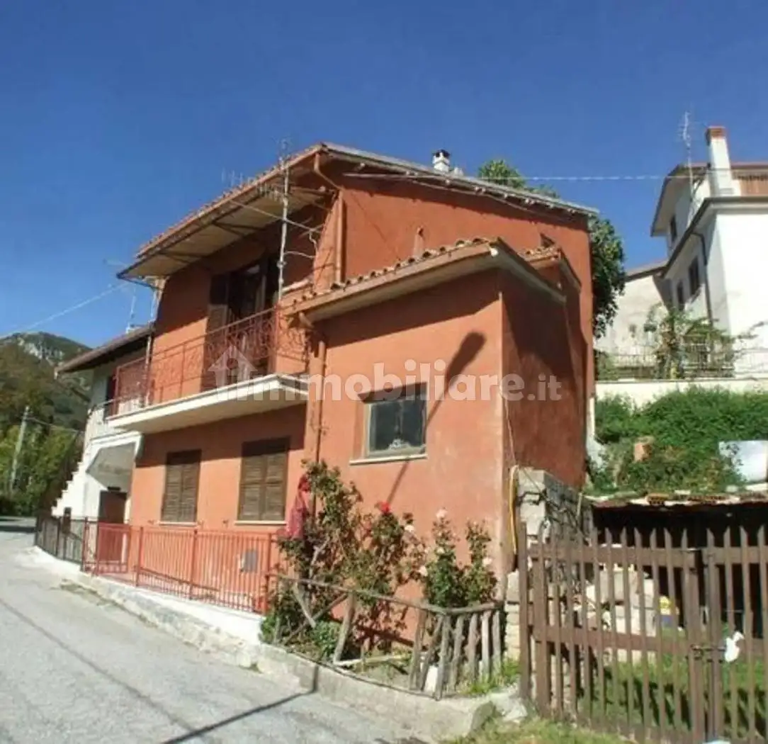 Palazzo - Edificio in vendita a Collalto Sabino