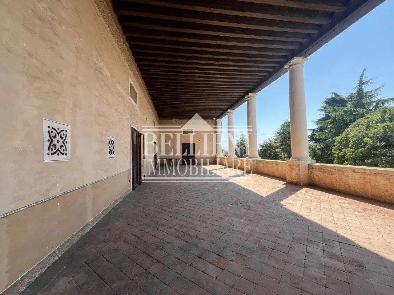 Villa in vendita a Montecchio Precalcino