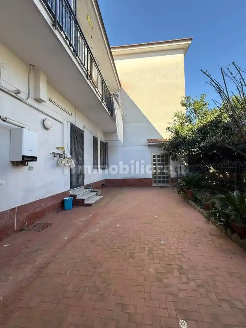 Palazzo - Edificio in vendita a Afragola
