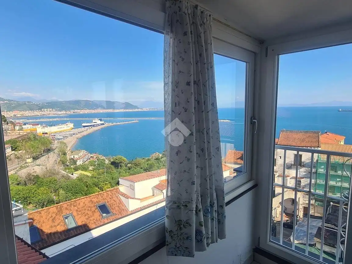 Appartamento in vendita a Vietri sul Mare