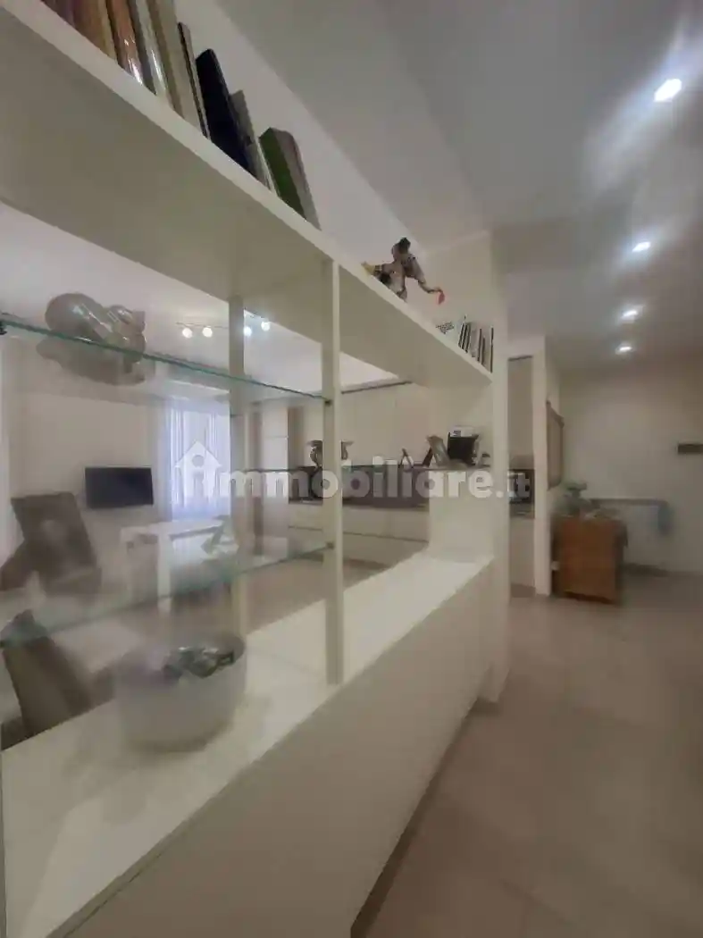 Trilocale via Cesare Battisti 150, Piazza Salotto - Corso Umberto, Pescara - foto 2