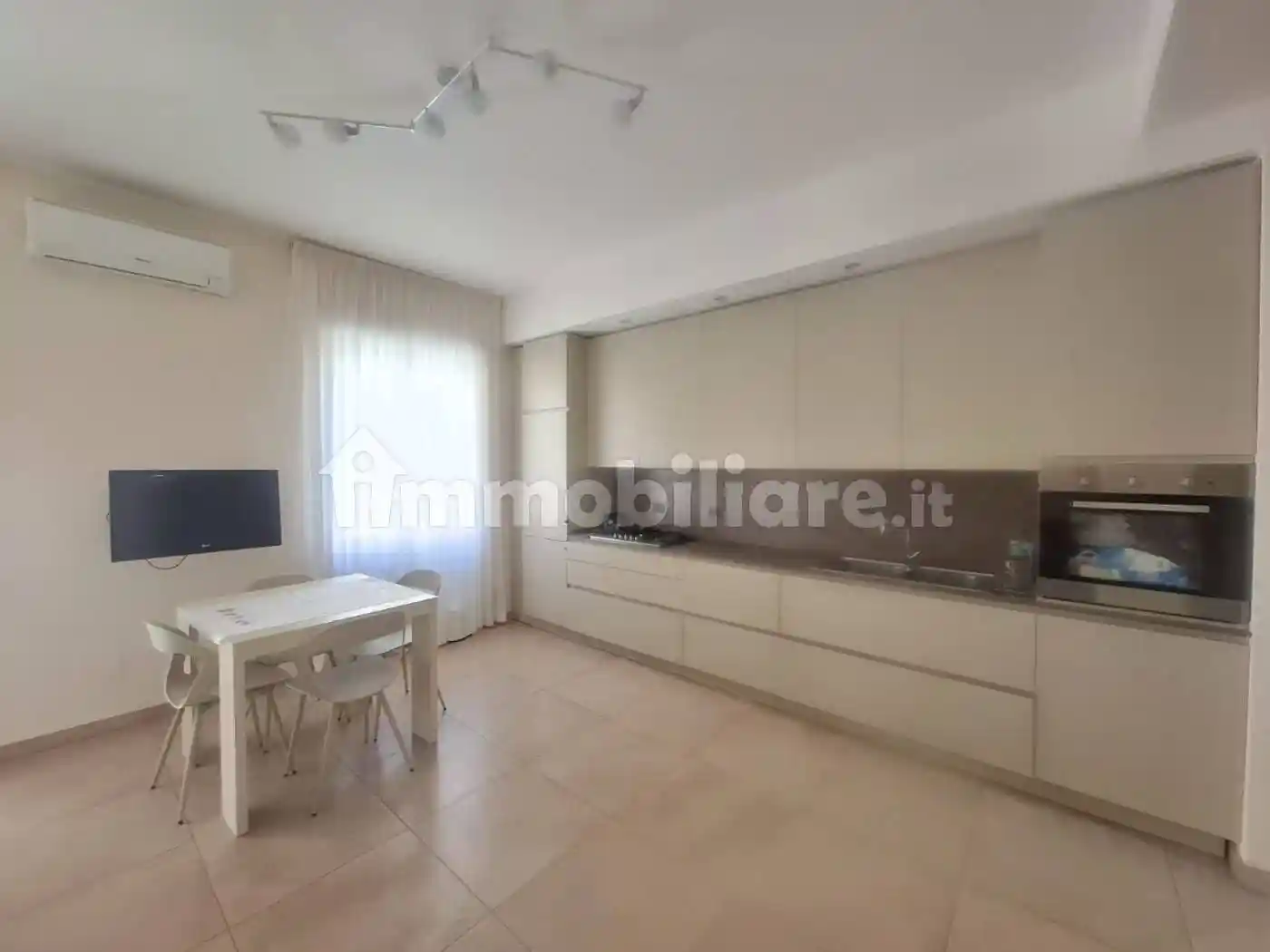 Trilocale via Cesare Battisti 150, Piazza Salotto - Corso Umberto, Pescara - foto 4