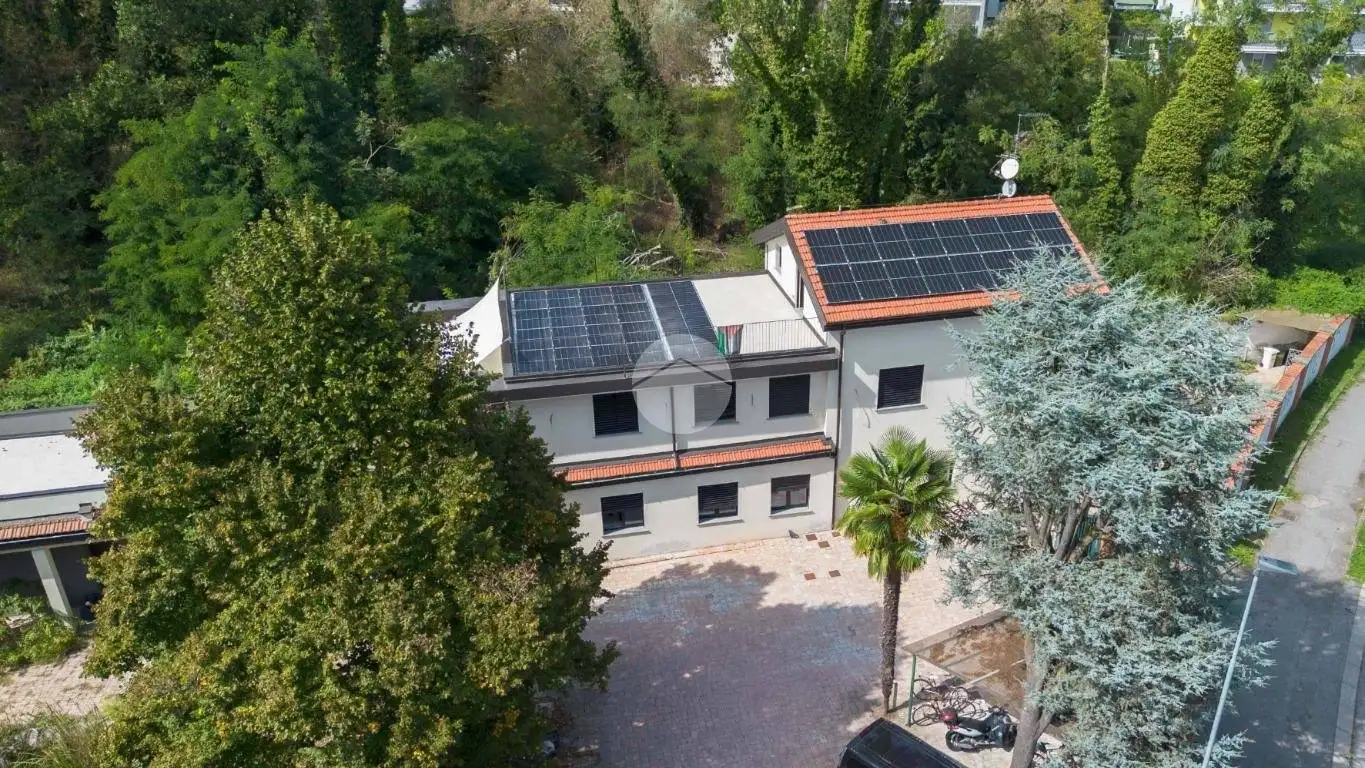 Palazzo - Edificio in vendita a Basiglio