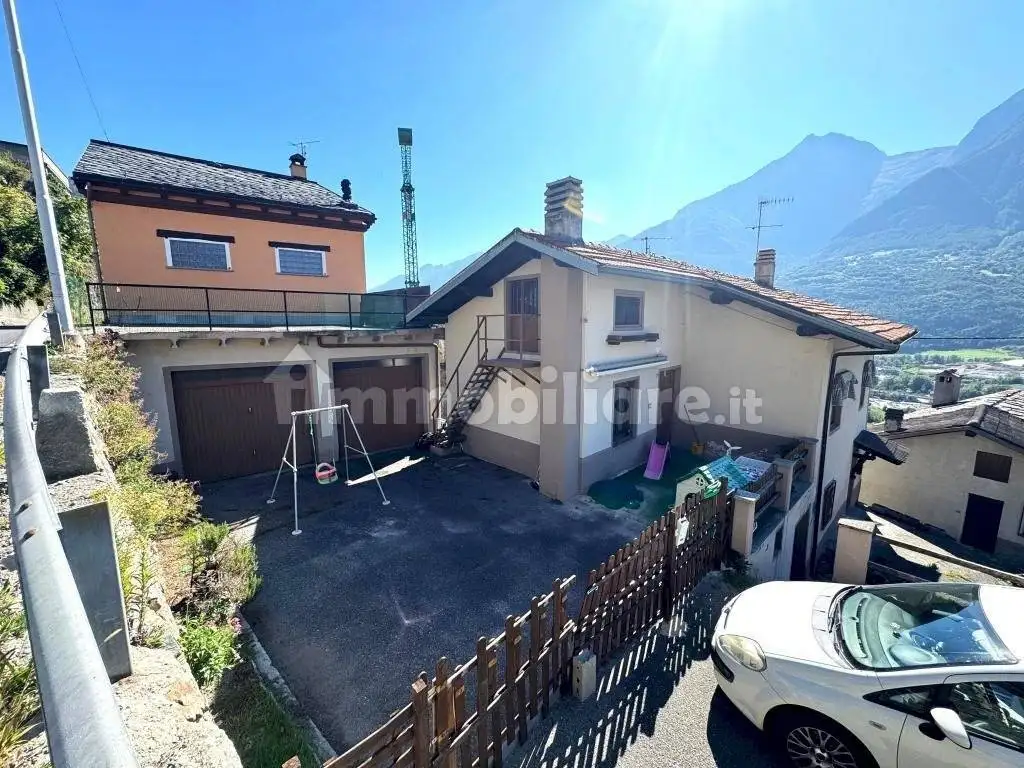 Villa in vendita a Quart