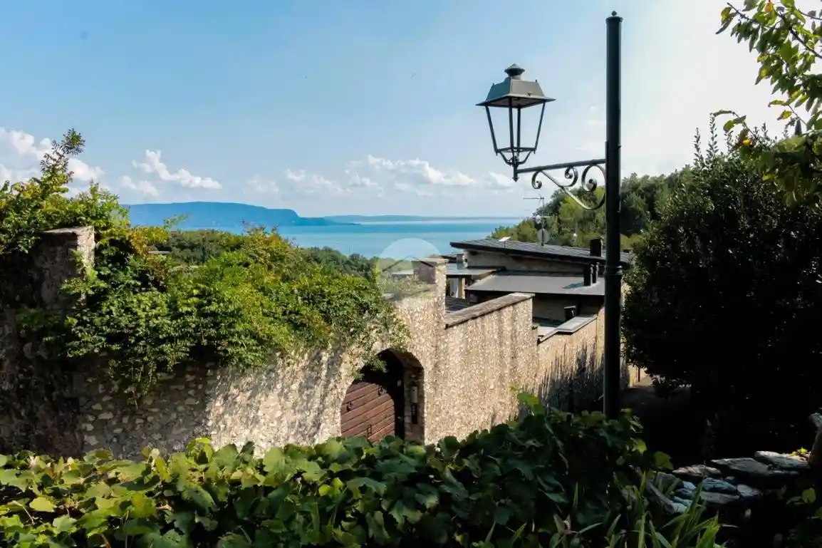 Villa in vendita a Gardone Riviera