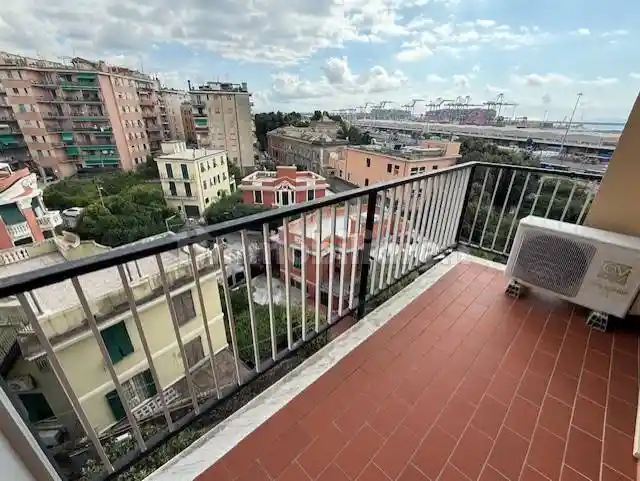 Appartamento in vendita a Genova