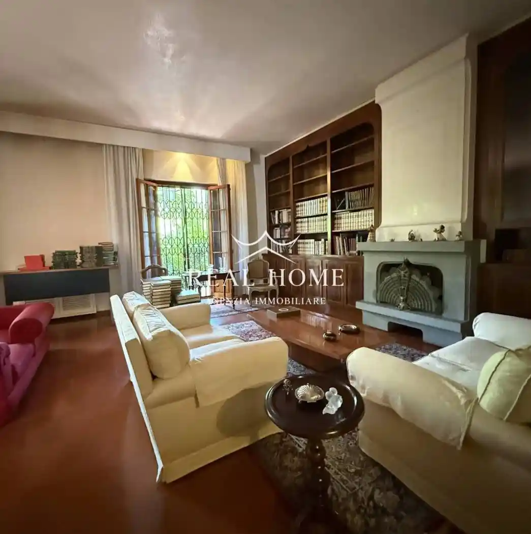 Villa in vendita a Campi Bisenzio