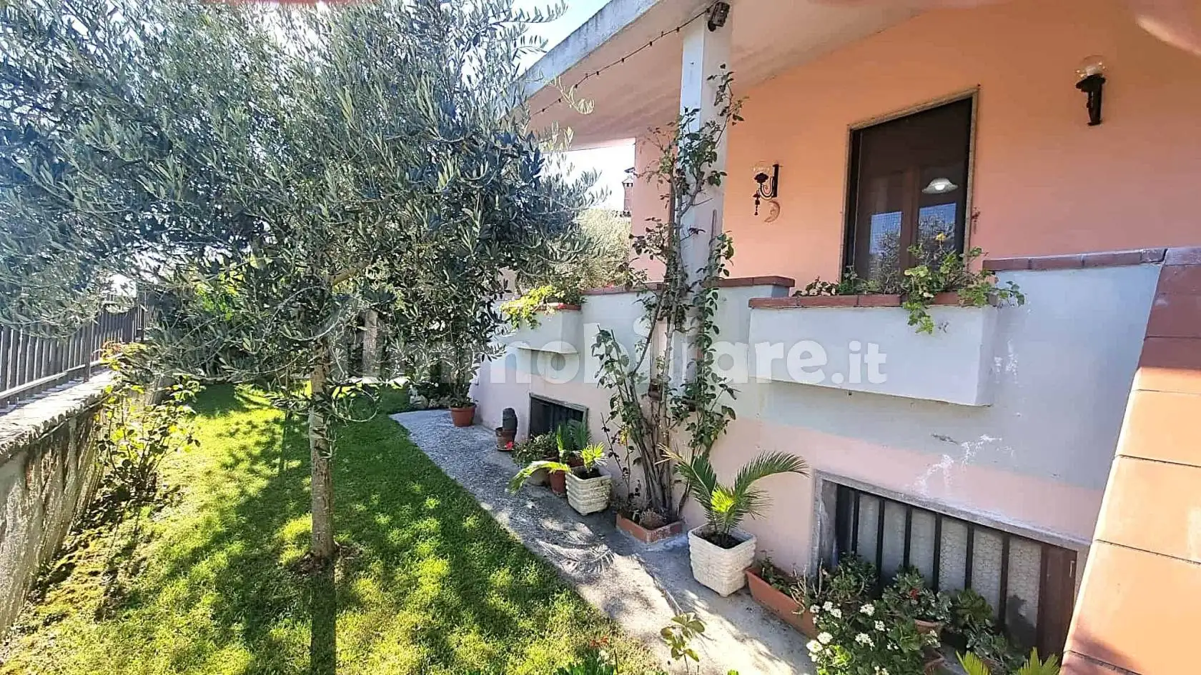 Villa in vendita a Montecastrilli