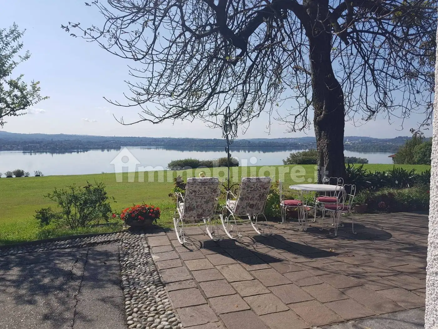 Villa in vendita a Eupilio