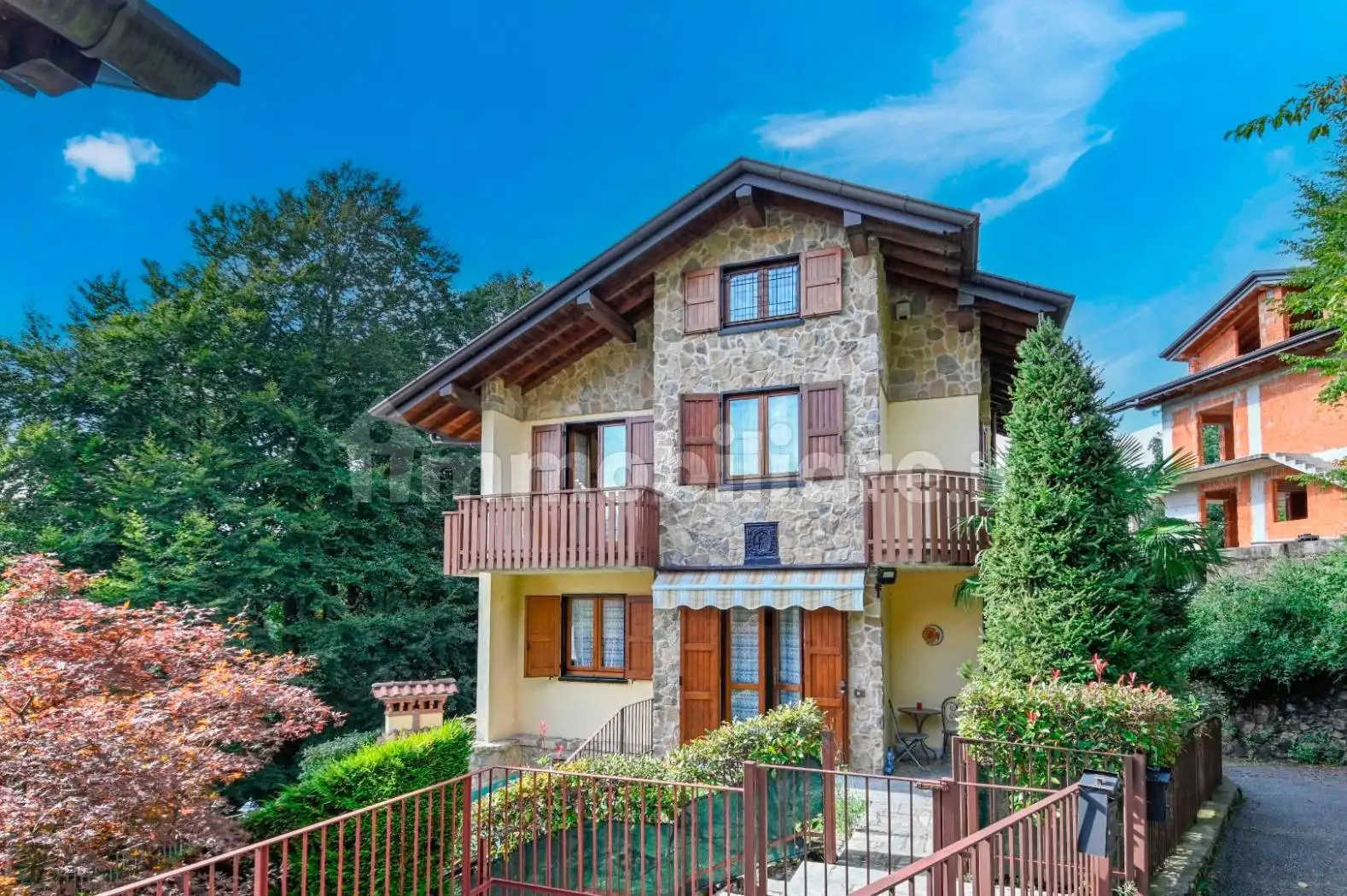 Villa in vendita a Selvino