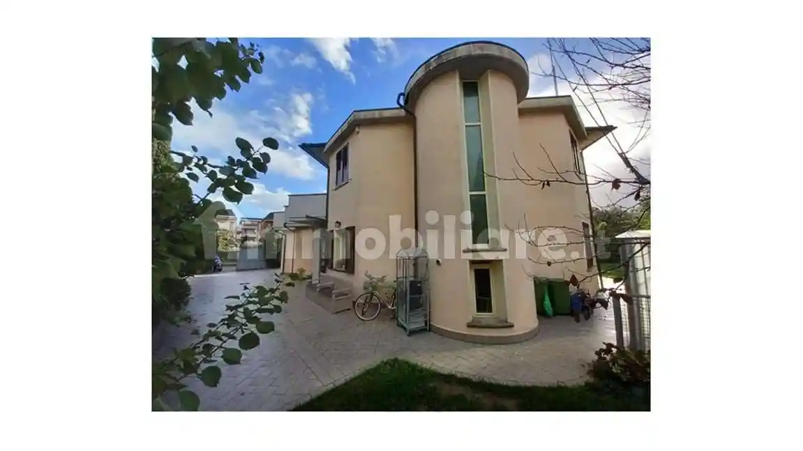 Villa in vendita a Santa Croce sull'Arno