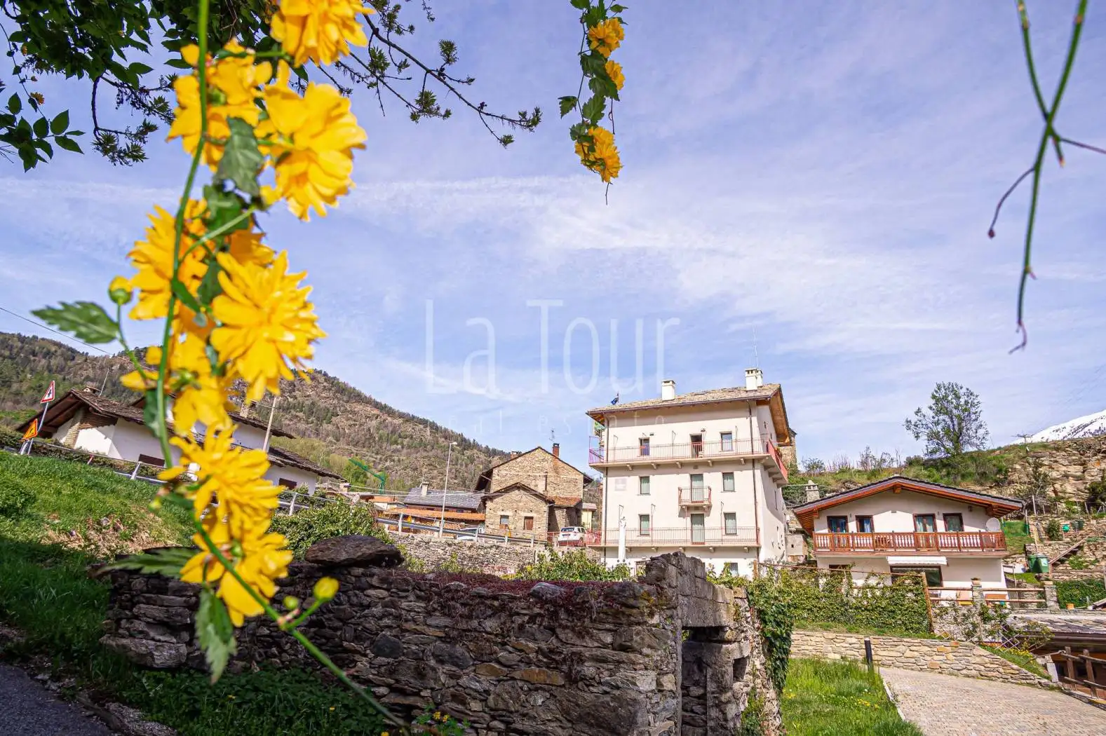Casa indipendente in vendita a Introd