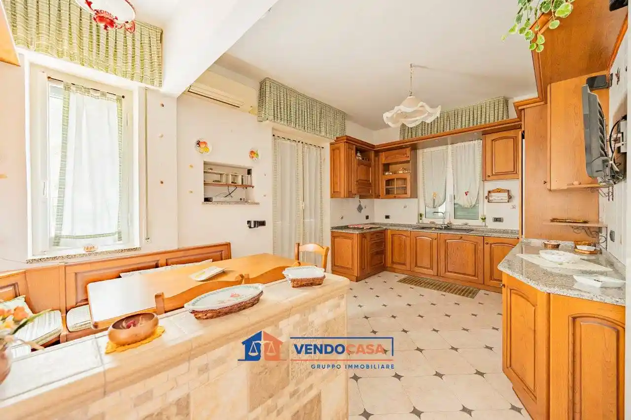 Trilocale via Papa Innocenzo IV 7, Castagnabuona, Varazze - foto 2