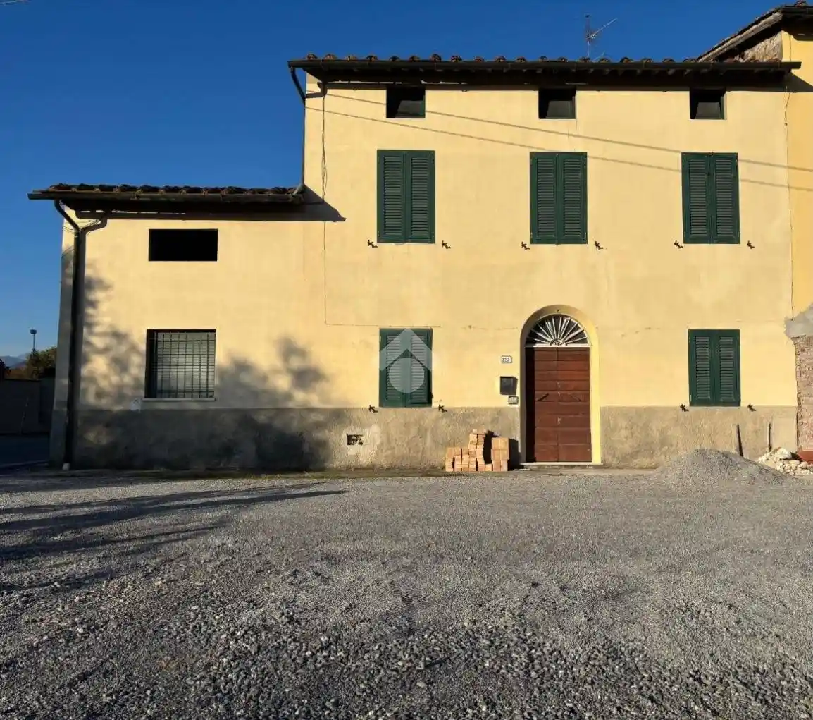 Casa indipendente in vendita a Lucca