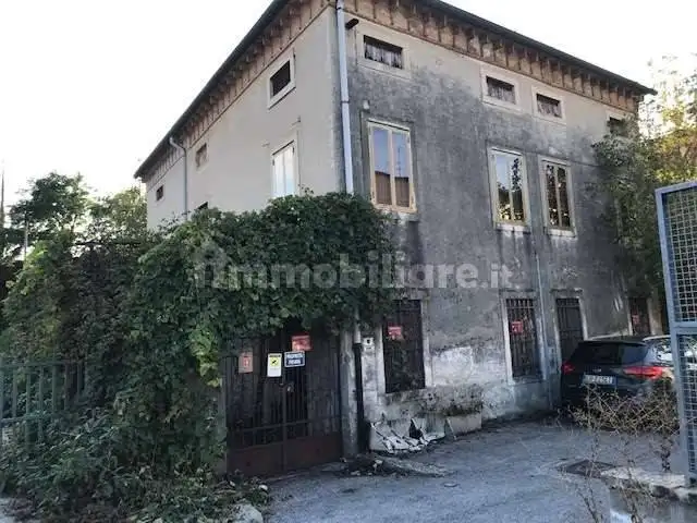 Casa indipendente in vendita a Vicenza