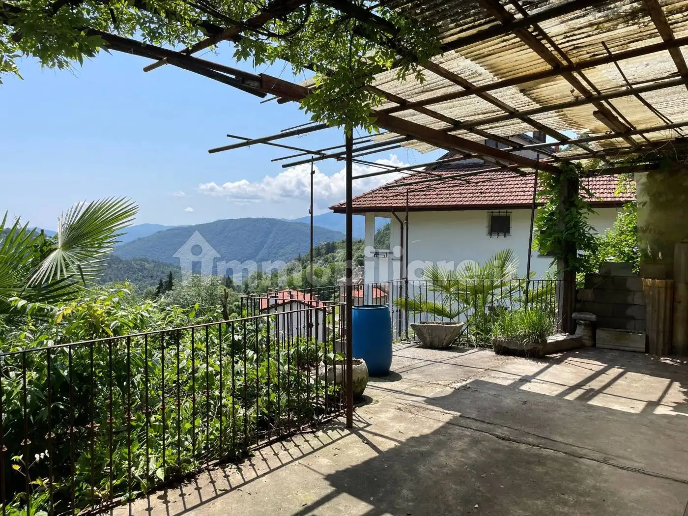 Casa indipendente in vendita a Caprezzo