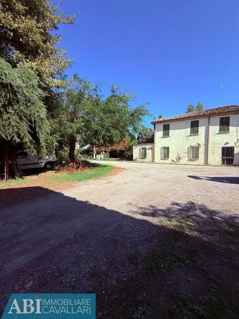 Casa indipendente in vendita a Faenza