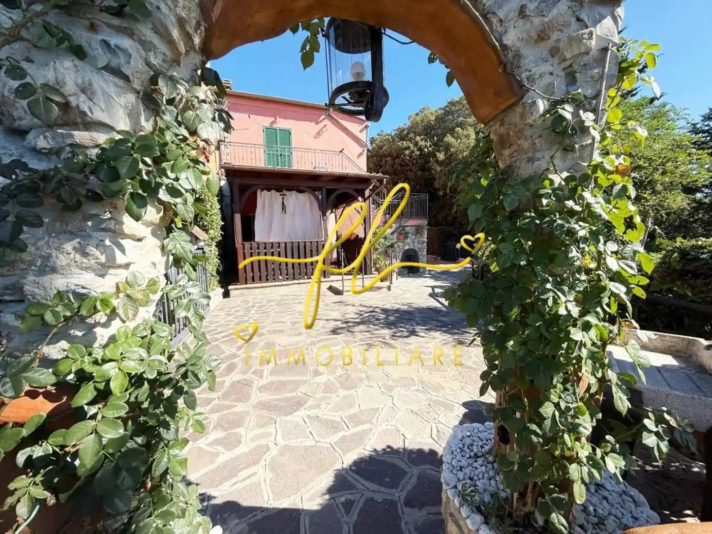 Casa indipendente in vendita a Rosignano Marittimo