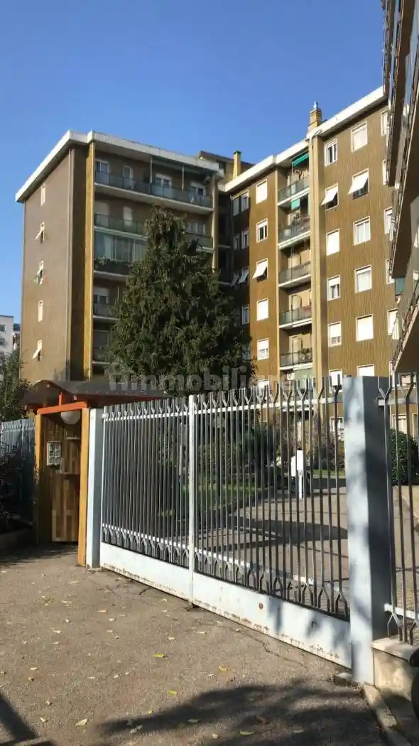 Quadrilocale via Pellegrino Rossi 19, Dergano, Milano - foto 2