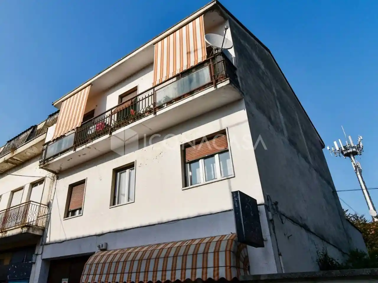 Palazzo - Edificio in vendita a Parabiago