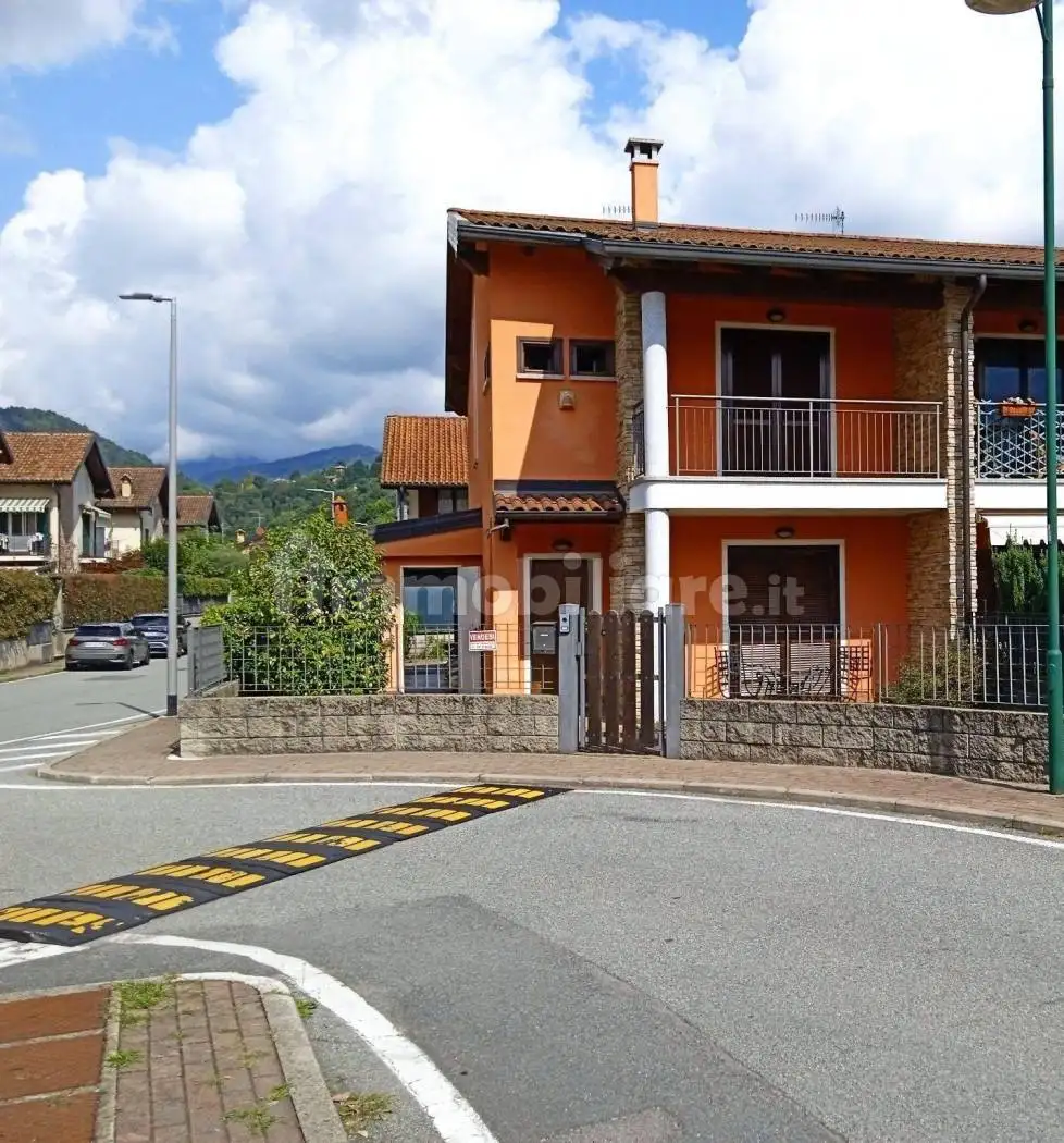Villetta a schiera in vendita a Orta San Giulio