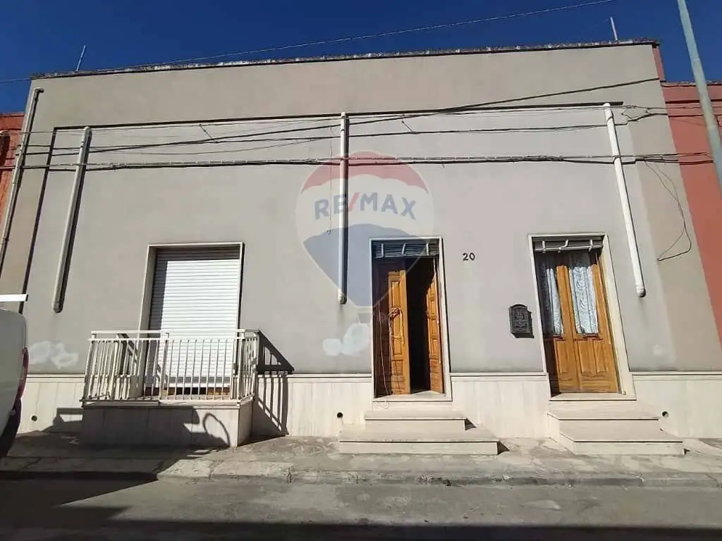 Casa indipendente in vendita a Salice Salentino
