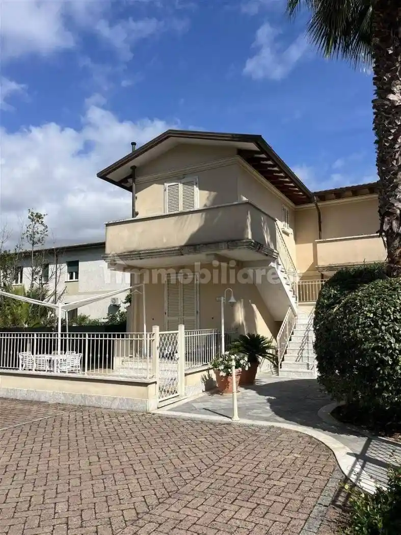 Appartamento in vendita a Massa