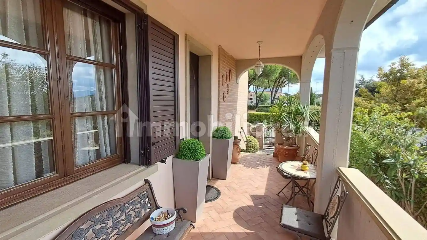 Casa indipendente in vendita a Cecina