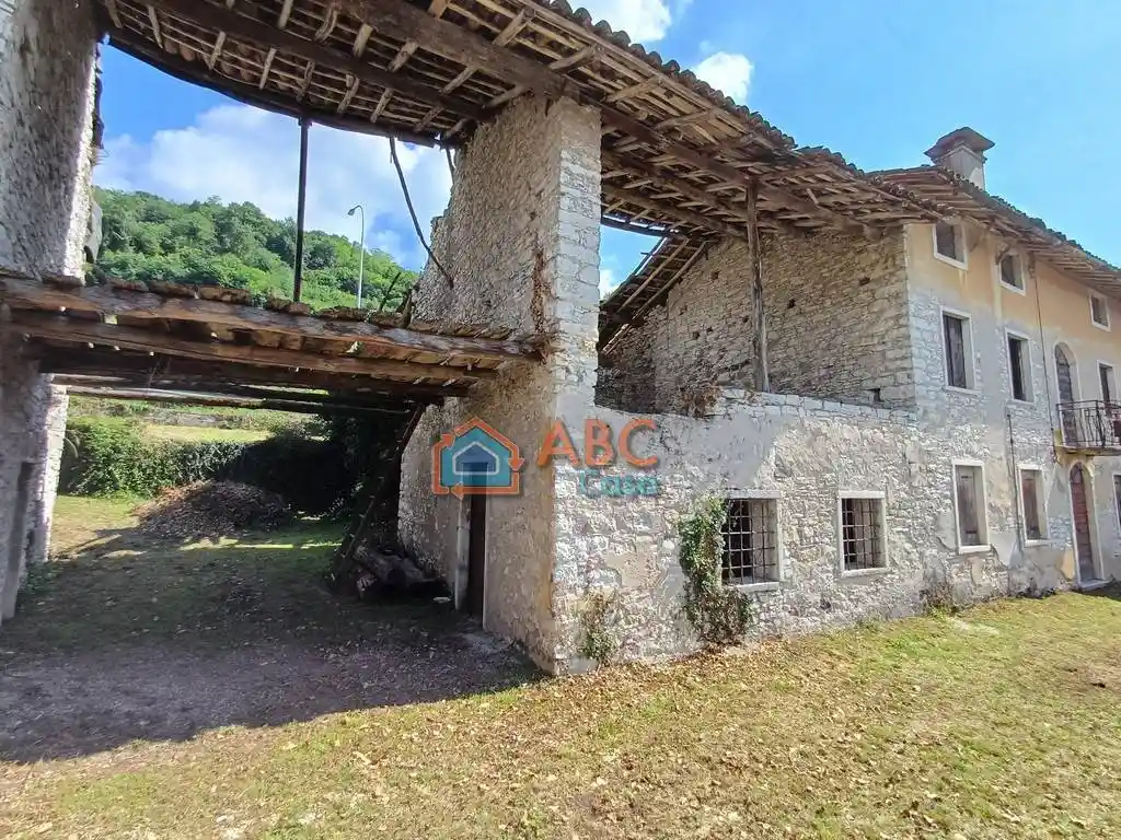 Casa indipendente in vendita a Chiampo