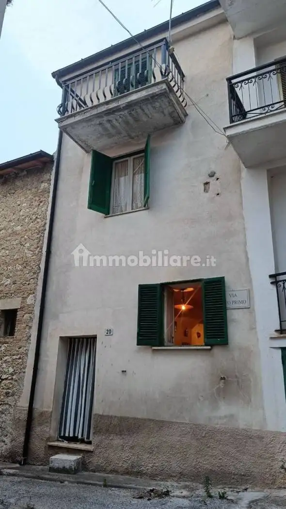 Casa indipendente in vendita a Pescina