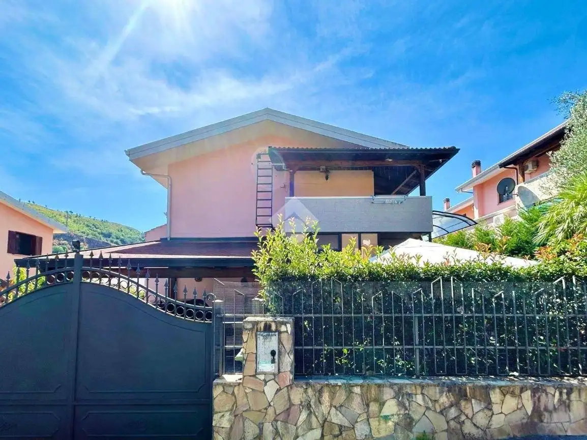 Villa in vendita a Mendicino