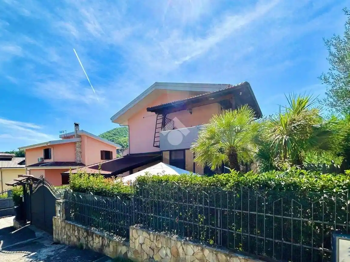 Villa plurifamiliare via Carlo Goldoni 4, Tivolille Pasquali Merenzata, Mendicino - foto 2