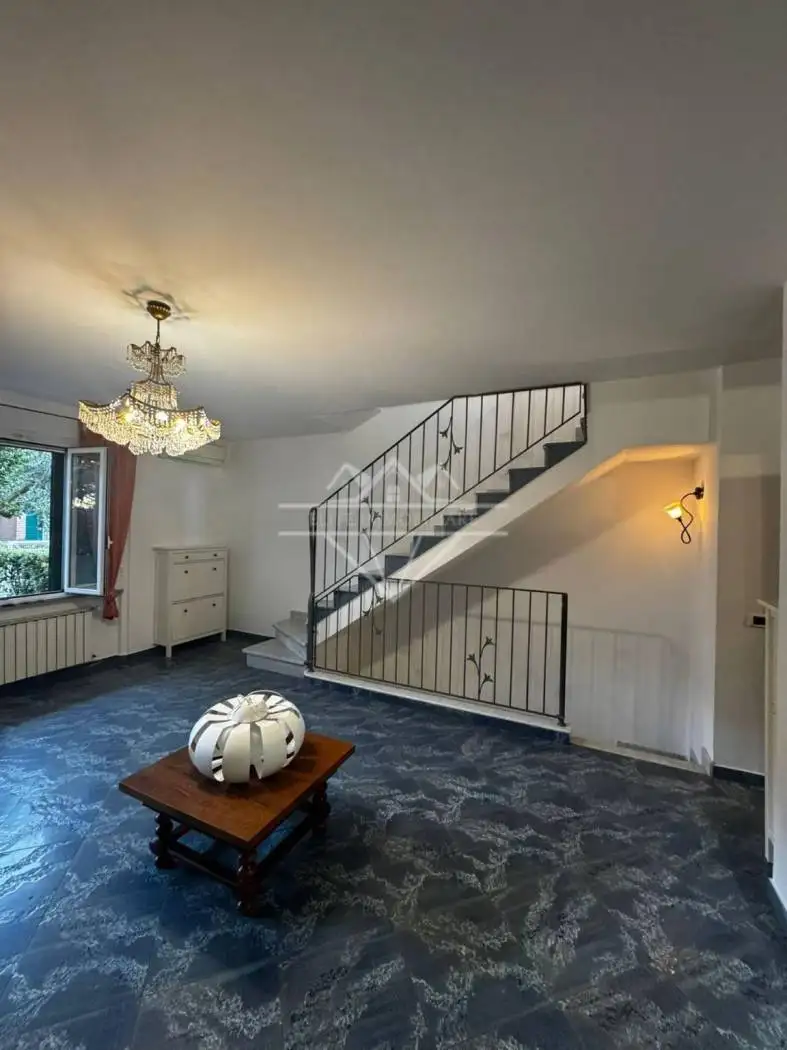 Villetta a schiera in vendita a Massa