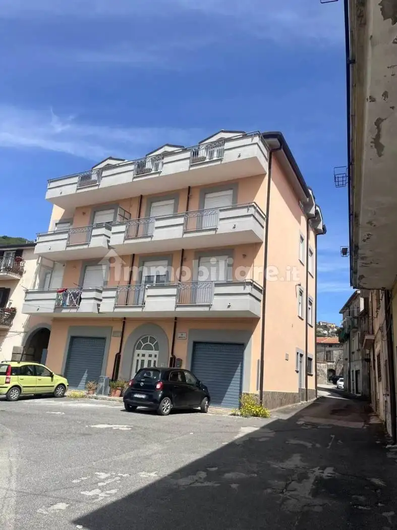 Appartamento in vendita a Roccamonfina