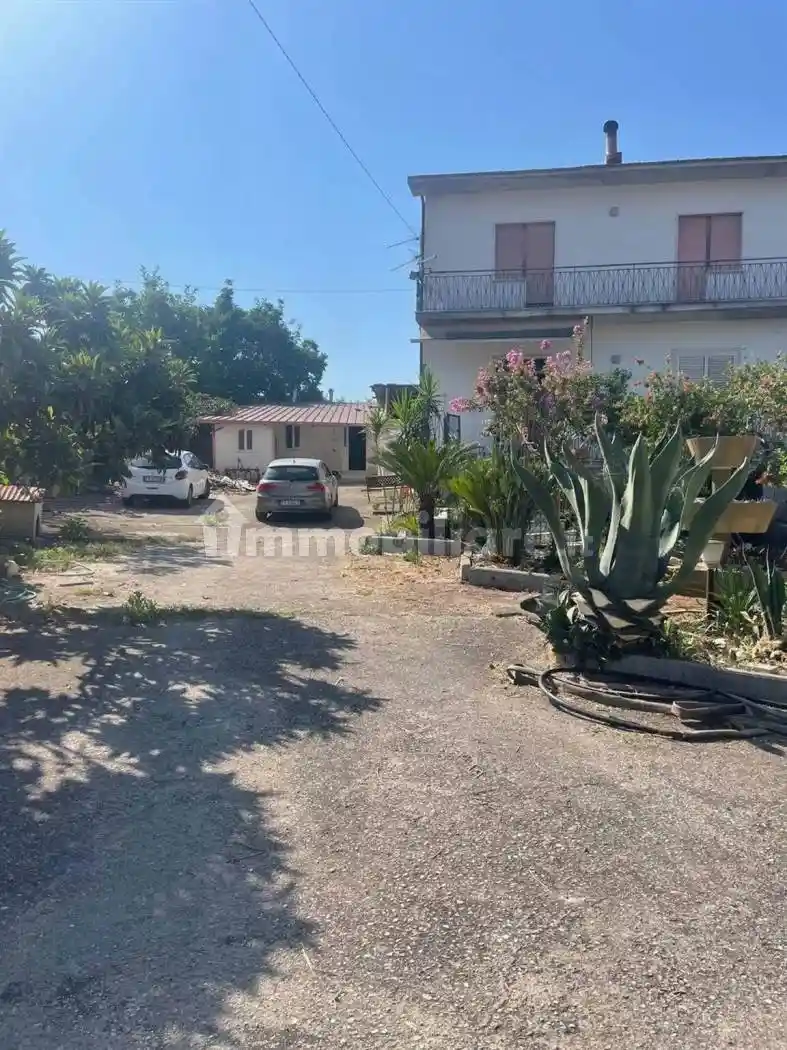 Villa in vendita a Santi Cosma e Damiano