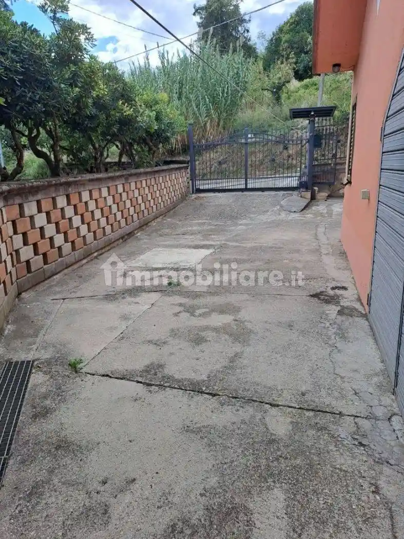 Terratetto plurifamiliare 160 m², Penne - foto 4