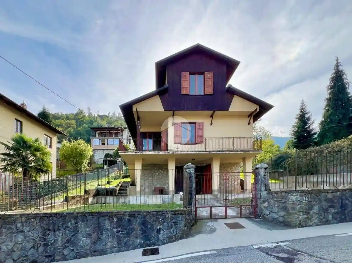 Villa in vendita a Traves