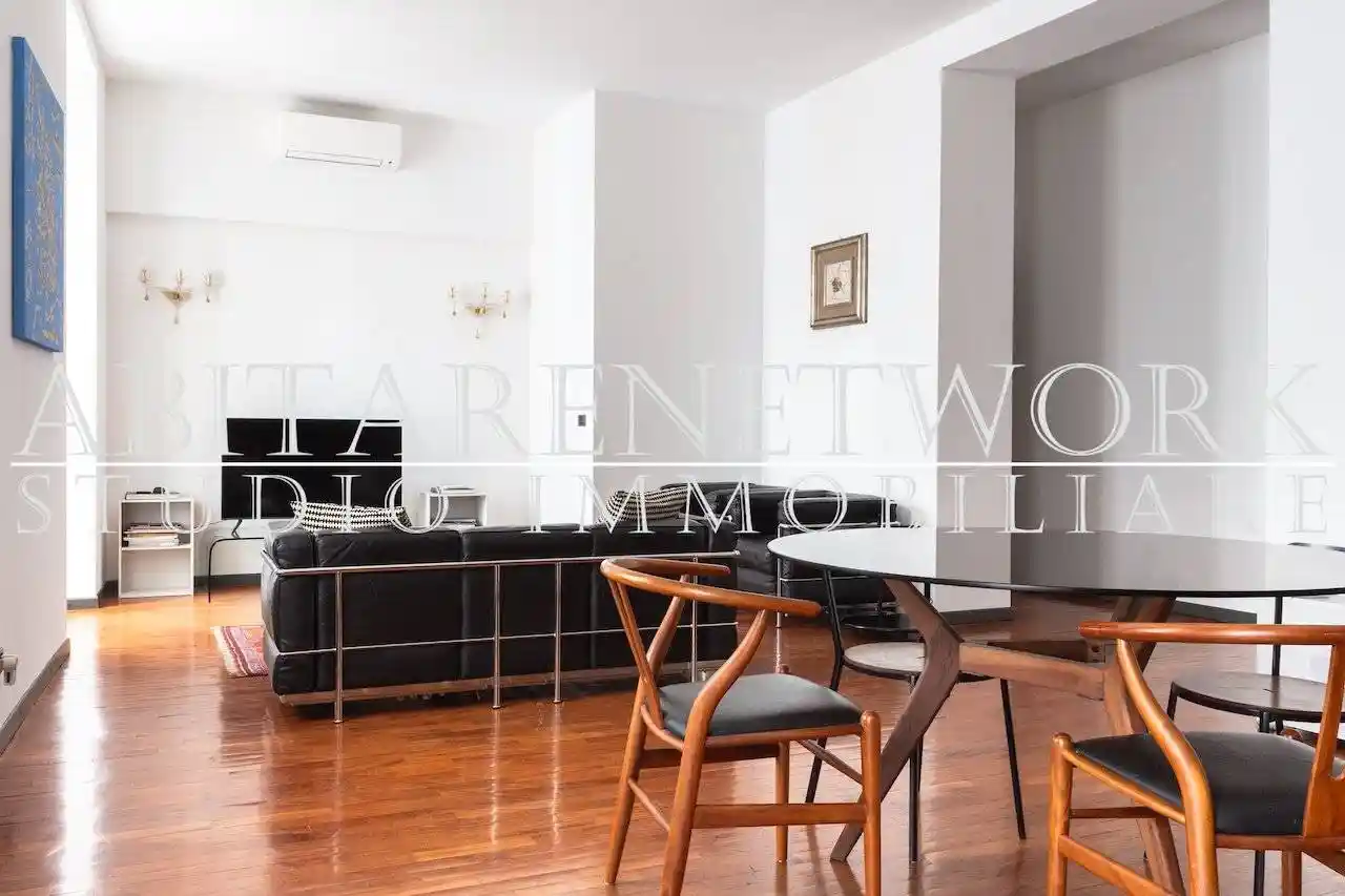 Quadrilocale ottimo stato, terzo piano, Duomo, Milano - foto 4