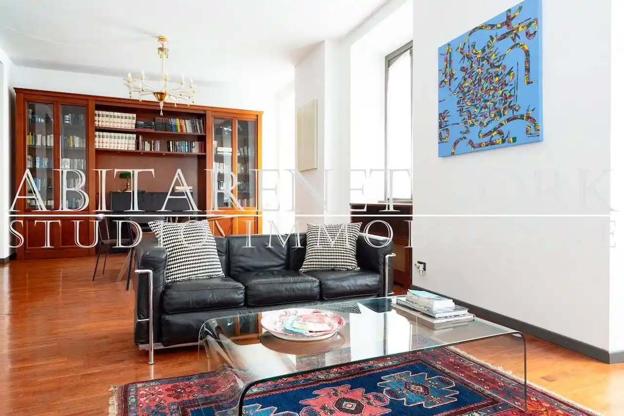 Quadrilocale ottimo stato, terzo piano, Duomo, Milano - foto 5