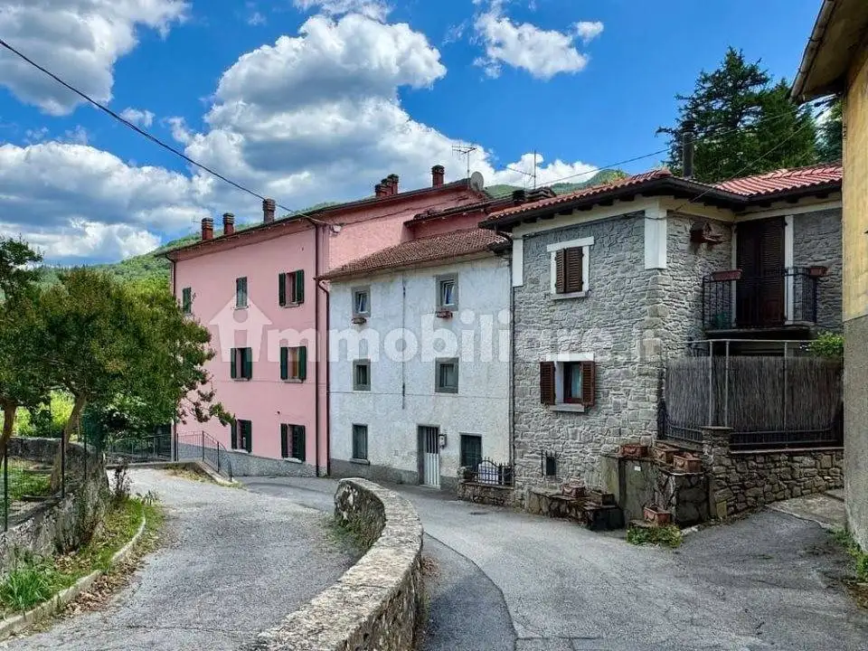 Casa indipendente in vendita a Sambuca Pistoiese