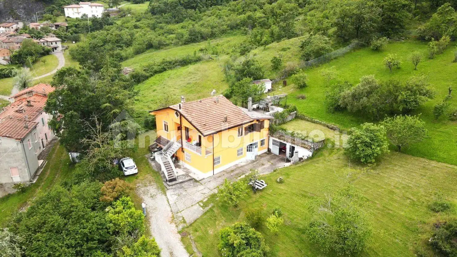 Rustico - Casale in vendita a Bore