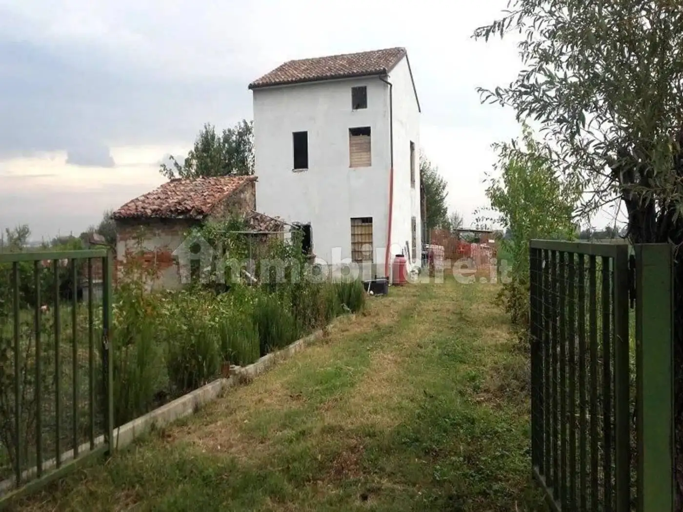 Rustico - Casale in vendita a San Pietro in Cerro