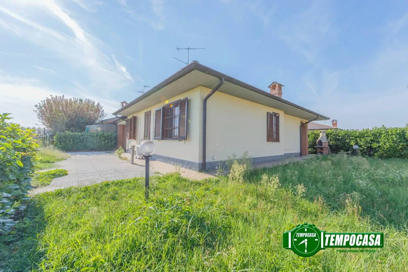 Villa in vendita a Vellezzo Bellini