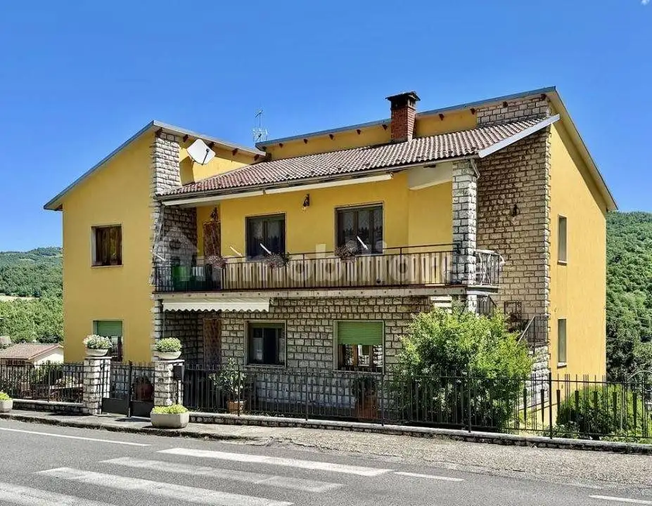 Casa indipendente in vendita a Sambuca Pistoiese