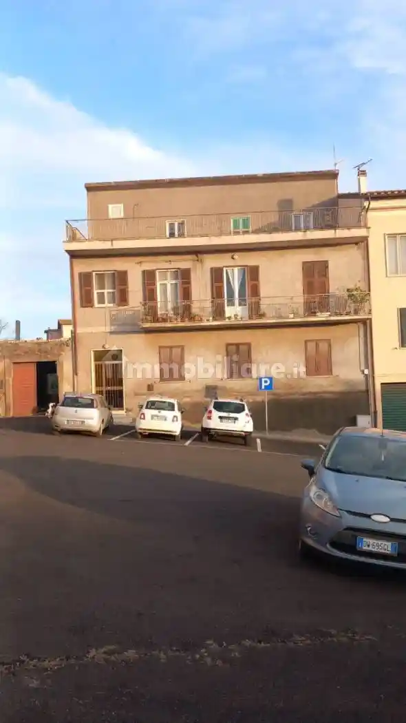 Palazzo - Edificio in vendita a Tuscania