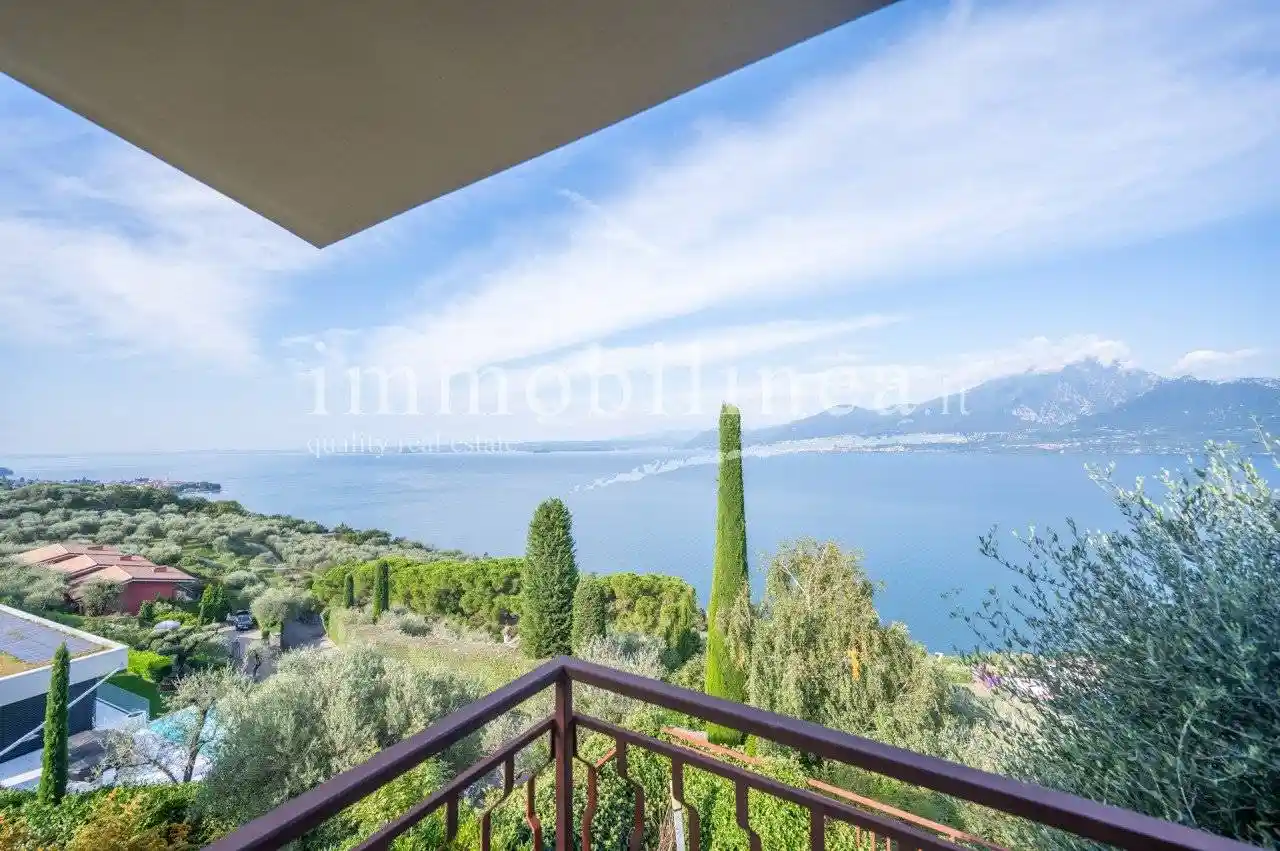 Villa in vendita a Torri del Benaco